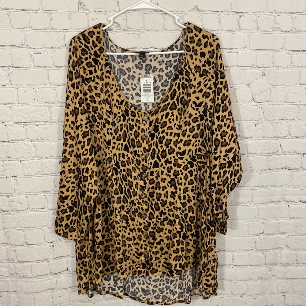 Torrid Womens Shirt 1X Leopard Print Button Up Fit And Flare Scoop Neck NWT